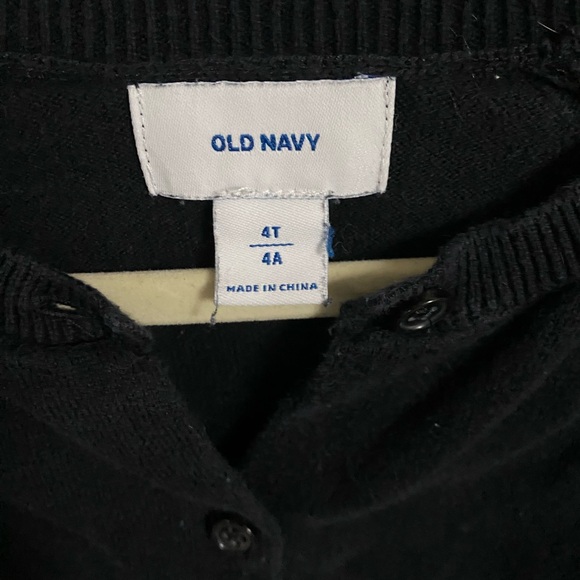 5/$25 Girls Old Navy Black Cardigan Sweater 4T - Picture 3 of 4
